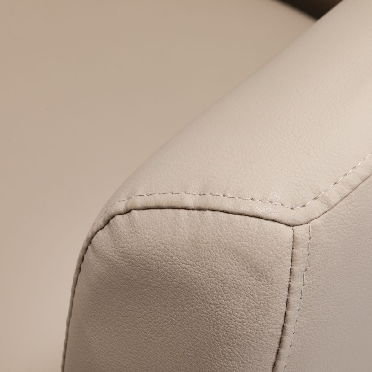 Kampaamotuoli Monaco – beige Kampaamotuoli Monaco – beige