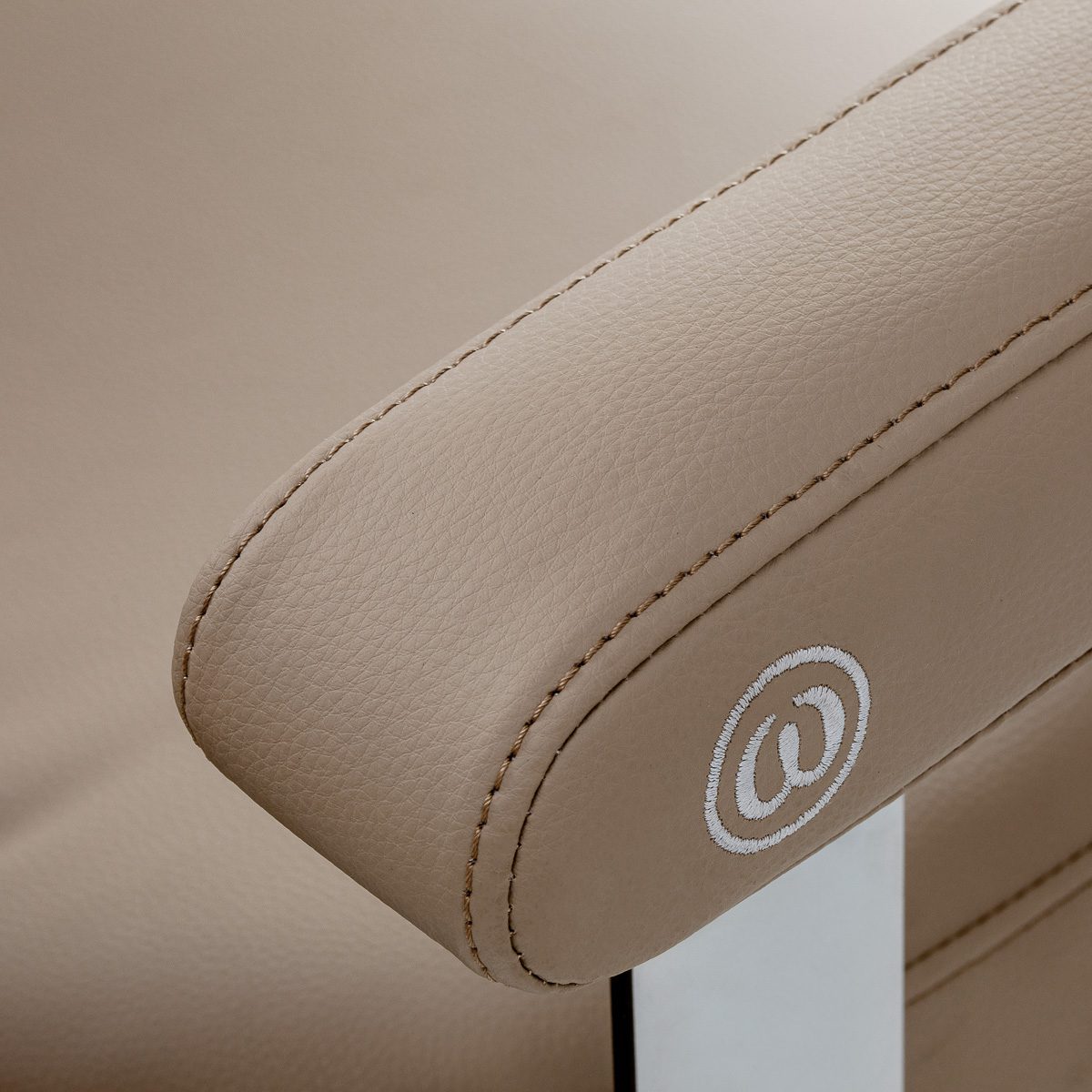 Omega Astra kampaamotuoli, beige Omega Astra kampaamotuoli, beige