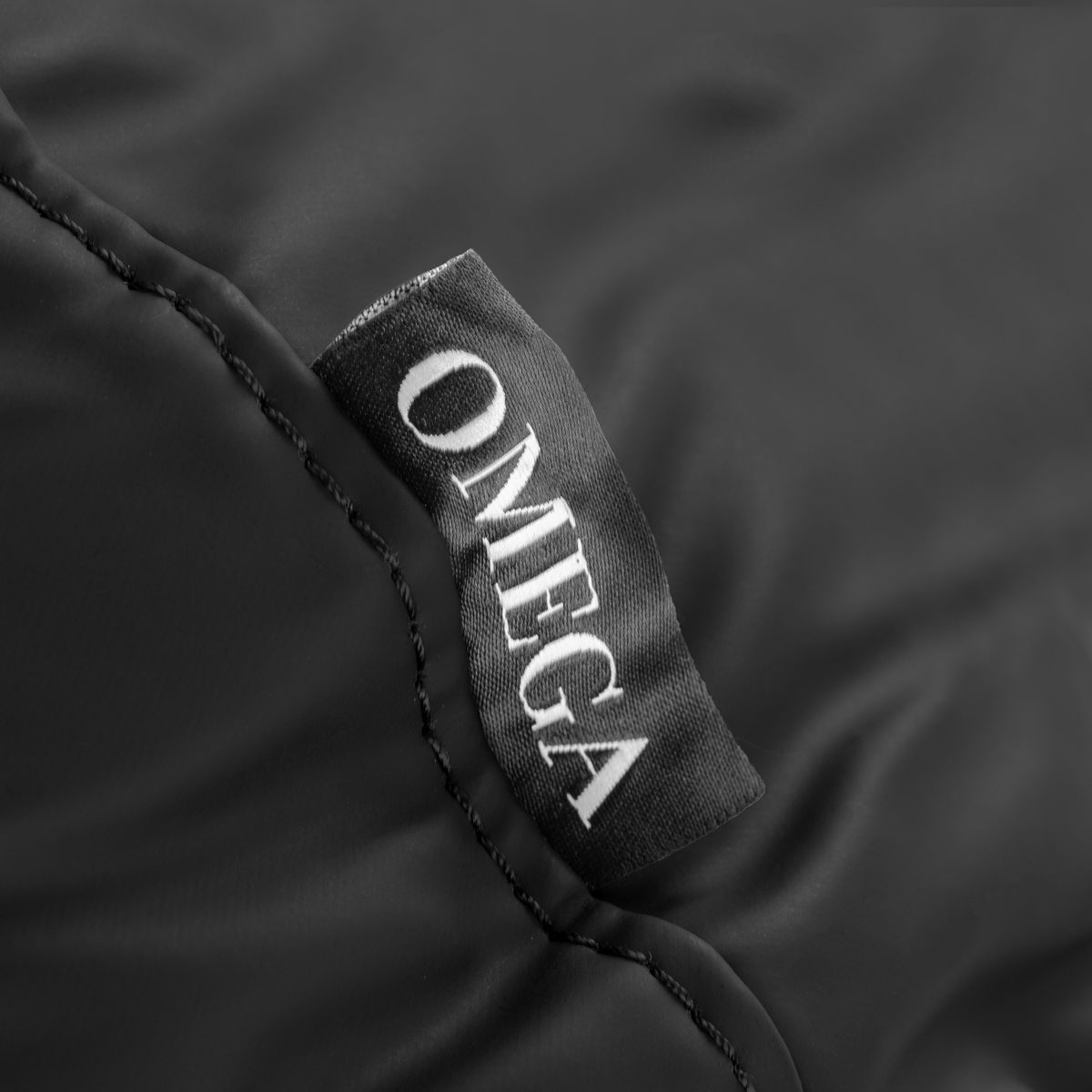 Omega niskatuki pesupaikkaan, musta Omega niskatuki pesupaikkaan, musta