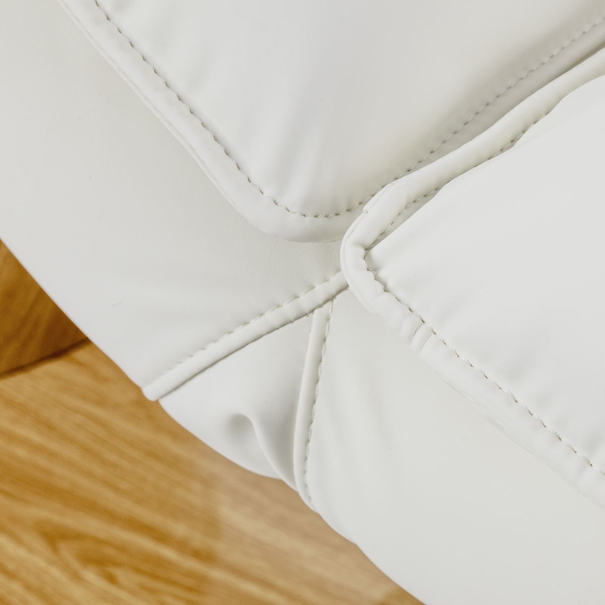 Sillon Cloud sähköinen hoitotuoli 3 moottorilla, kerma Sillon Cloud sähköinen hoitotuoli 3 moottorilla, kerma